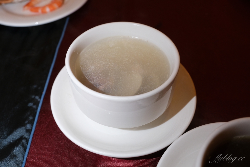 台北大安｜沾美西餐廳，台北70年老字號吃到飽，現烤牛排羊排豬腳，傳統甜點無限取用 @飛天璇的口袋