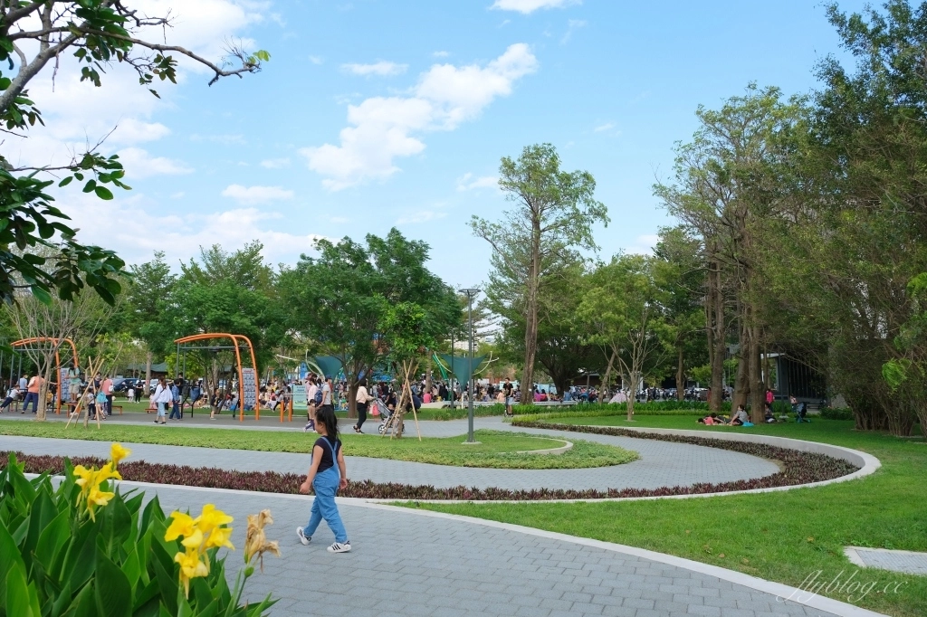 台中南屯｜台中最精華生活圈，超越台中七期｜南屯一日遊｜逛商場公園吃美食，南屯美食景點推薦 @飛天璇的口袋