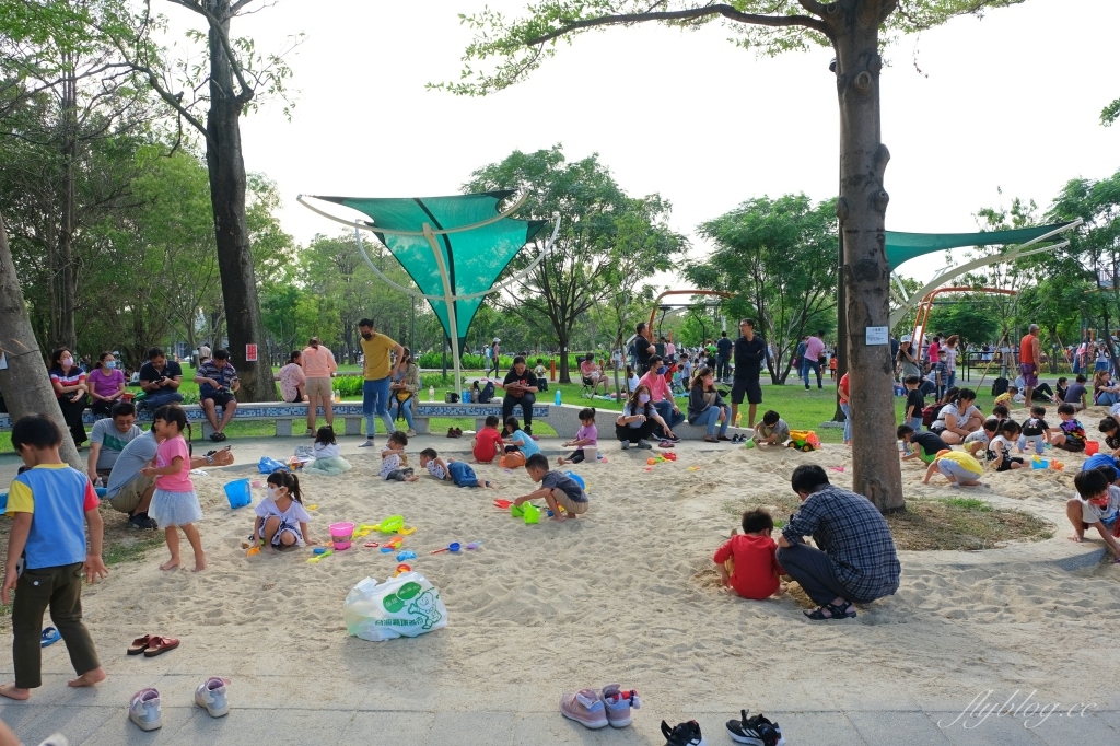 台中南屯｜黎新公園，可愛的大西瓜攀架共融式公園，台中南屯最佳大自然生態教室 @飛天璇的口袋