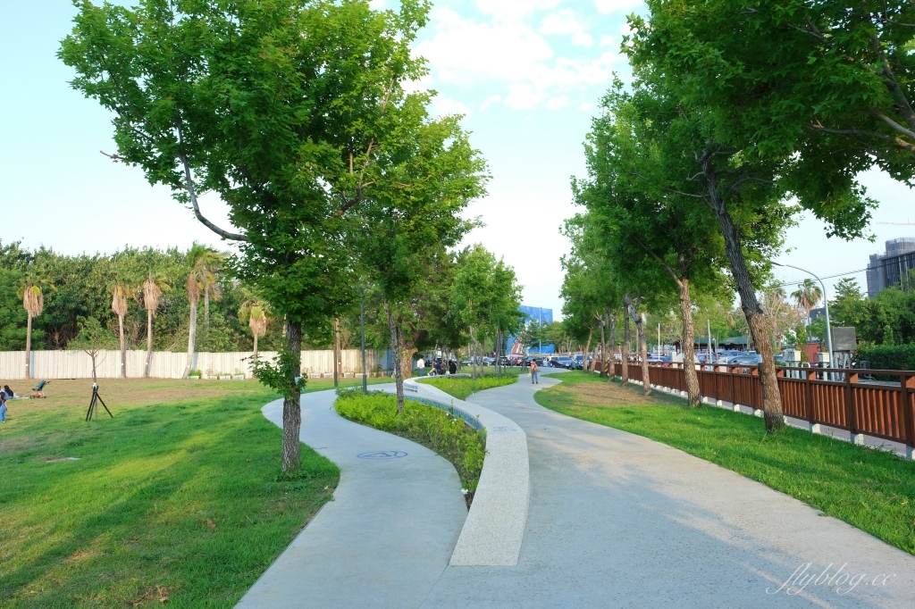 台中南屯｜黎新公園，可愛的大西瓜攀架共融式公園，台中南屯最佳大自然生態教室 @飛天璇的口袋