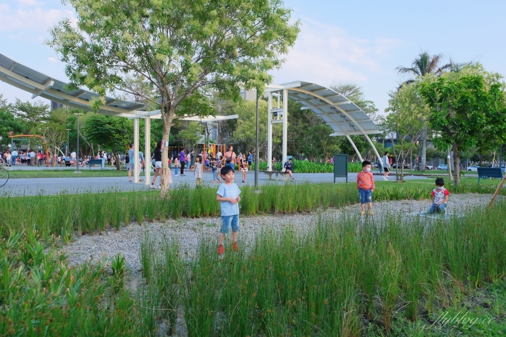 台中南屯｜黎新公園，可愛的大西瓜攀架共融式公園，台中南屯最佳大自然生態教室 @飛天璇的口袋