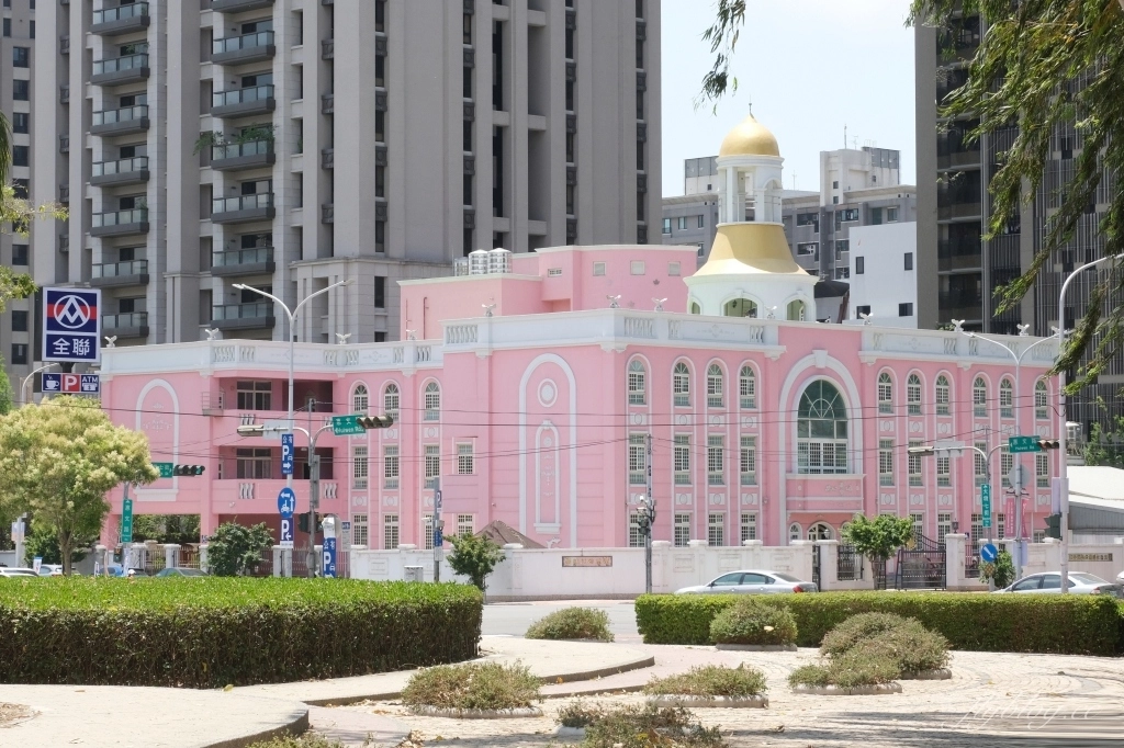 【台中南屯】 鹿鳴村幼兒園：粉紅色歐式城堡風幼稚園，台中IG網美打卡熱門景點 @飛天璇的口袋