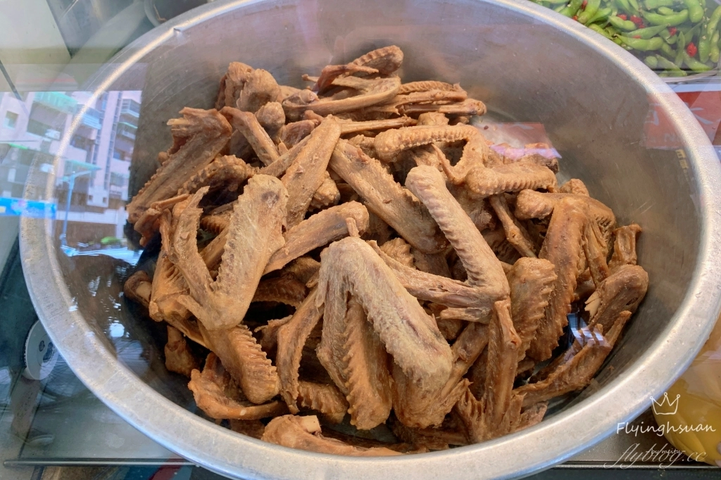 宜蘭礁溪|鴨喜露,在地飄香50餘年的滷味專賣,榮獲台灣百大名店推薦 @飛天璇的口袋 宜蘭礁溪|鴨喜露,在地飄香50餘年的滷味專賣,榮獲台灣百大名店推薦 @飛天璇的口袋