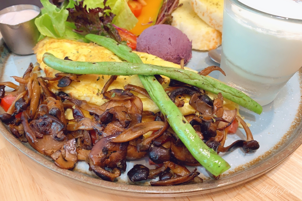 逐日早午餐  Day by Day ｜使用自然食材原型食物，北屯清新質感早午餐店 @飛天璇的口袋