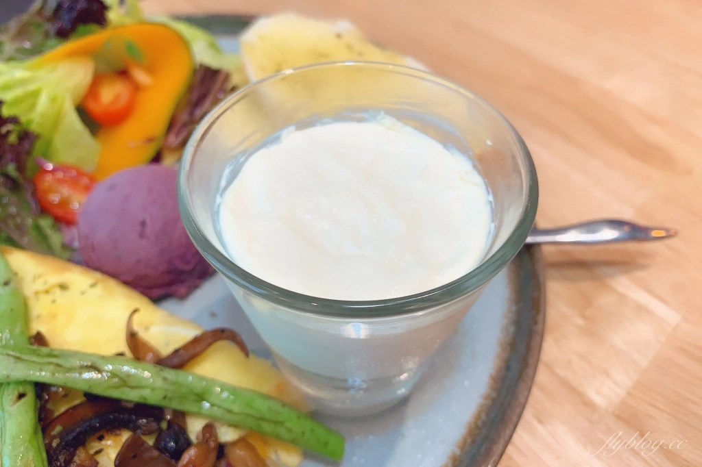 逐日早午餐  Day by Day ｜使用自然食材原型食物，北屯清新質感早午餐店 @飛天璇的口袋