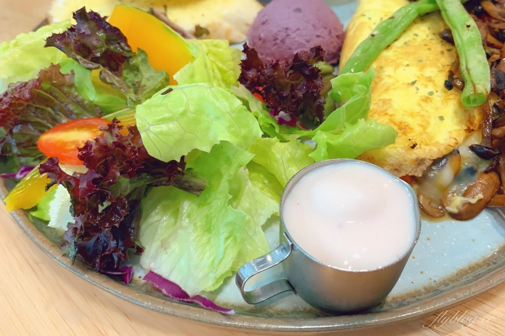 逐日早午餐  Day by Day ｜使用自然食材原型食物，北屯清新質感早午餐店 @飛天璇的口袋