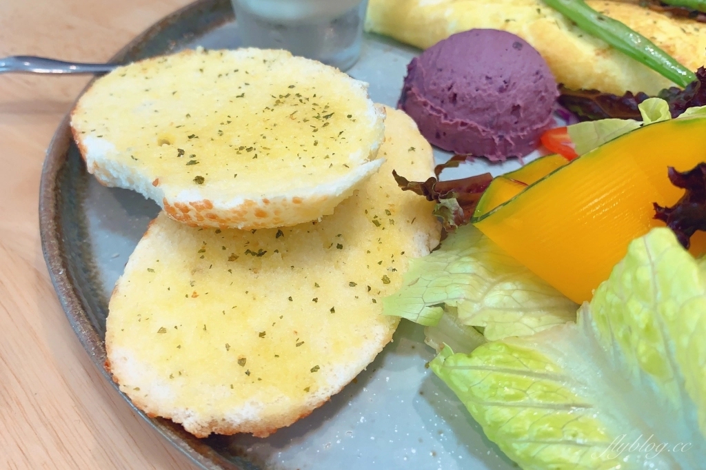 逐日早午餐  Day by Day ｜使用自然食材原型食物，北屯清新質感早午餐店 @飛天璇的口袋