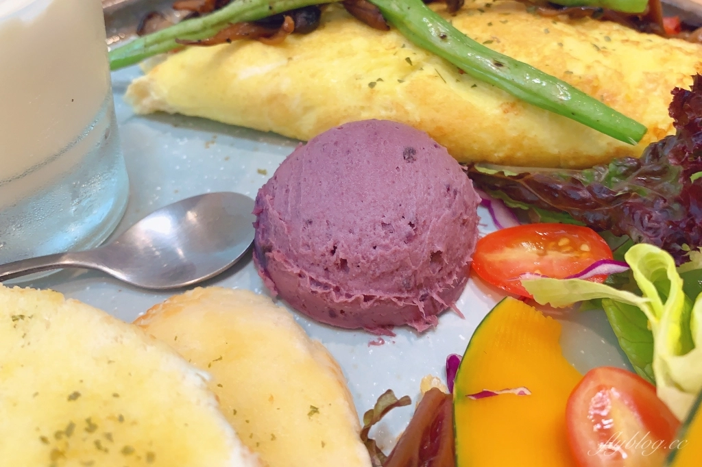 逐日早午餐  Day by Day ｜使用自然食材原型食物，北屯清新質感早午餐店 @飛天璇的口袋