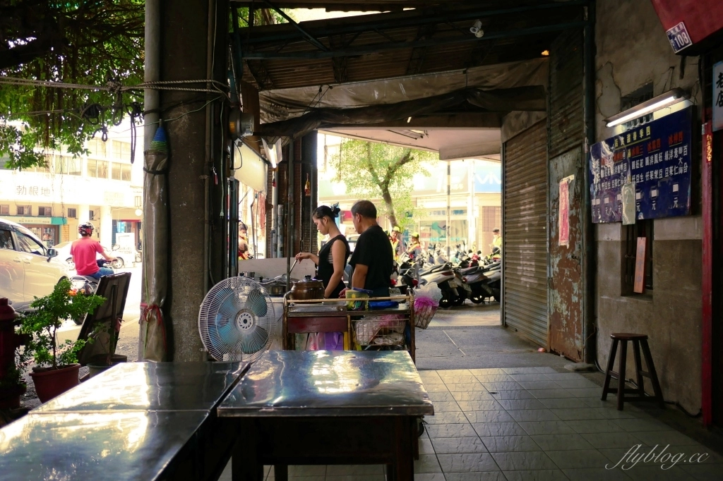 台中中區｜四季春甜食店．台中最老的冰品店，第二市場百年老店 @飛天璇的口袋