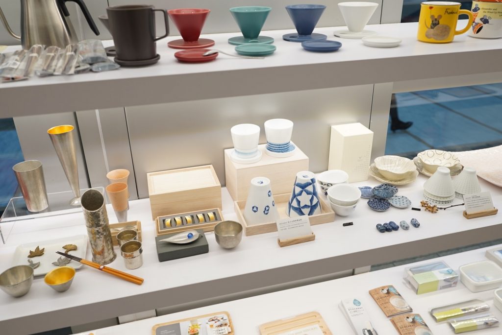 一物立方Cubix Cafe｜七期超美純白玻璃屋建築，隱身商辦大樓的早午餐店 @飛天璇的口袋