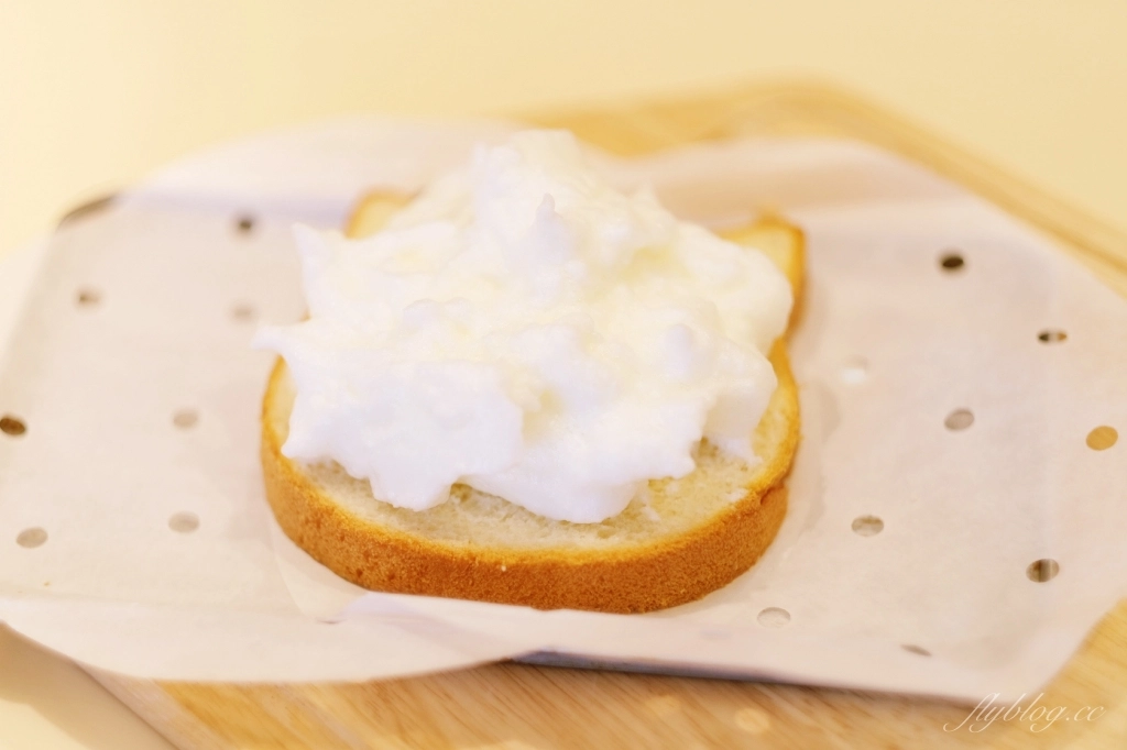 甜點食譜｜雲朵吐司作法｜美美的雲朵吐司，早上吃了心情好 @飛天璇的口袋