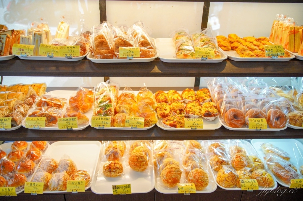 新竹東區|新美乃斯食品行|被麵包店耽誤的滷味行,菠蘿麵包也是推薦必買 @飛天璇的口袋 新竹東區|新美乃斯食品行|被麵包店耽誤的滷味行,菠蘿麵包也是推薦必買 @飛天璇的口袋