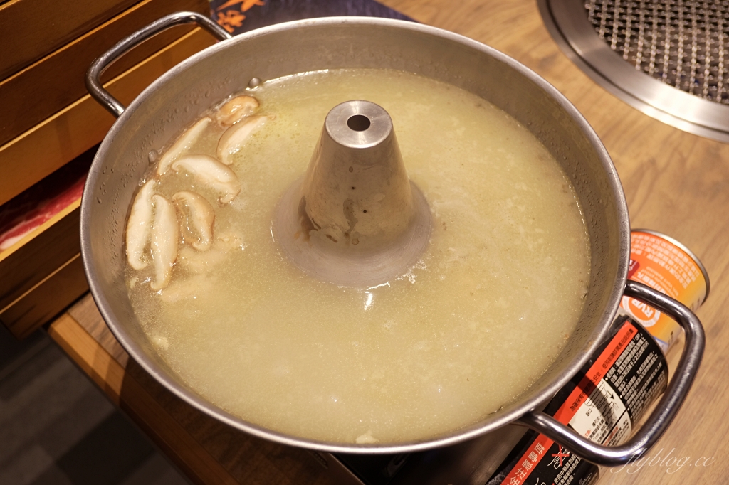 台中北屯｜本格和牛燒肉放題崇德店．築間燒肉吃到飽新品牌，588元以上火烤兩吃 @飛天璇的口袋