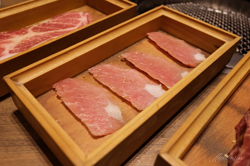 台中北屯｜本格和牛燒肉放題崇德店．築間燒肉吃到飽新品牌，588元以上火烤兩吃 @飛天璇的口袋