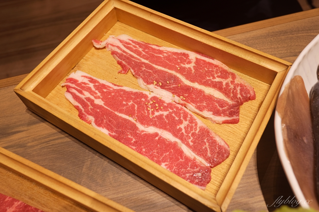 台中北屯｜本格和牛燒肉放題崇德店．築間燒肉吃到飽新品牌，588元以上火烤兩吃 @飛天璇的口袋