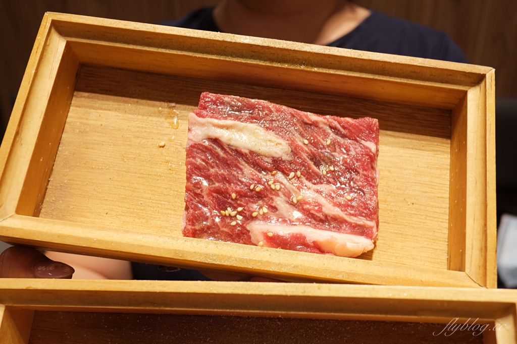 台中北屯｜本格和牛燒肉放題崇德店．築間燒肉吃到飽新品牌，588元以上火烤兩吃 @飛天璇的口袋