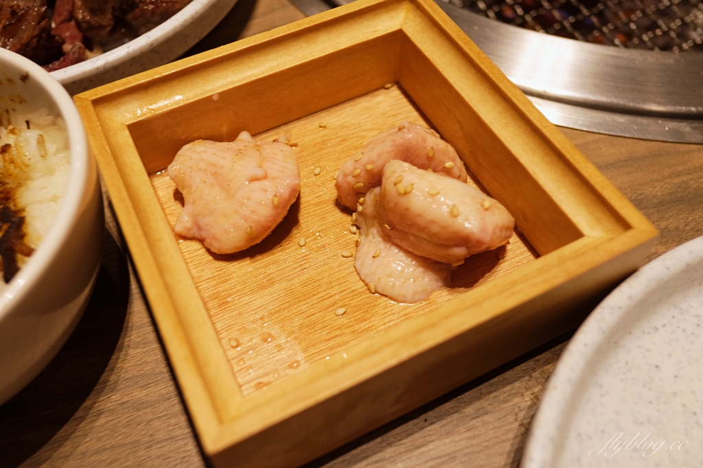 台中北屯｜本格和牛燒肉放題崇德店．築間燒肉吃到飽新品牌，588元以上火烤兩吃 @飛天璇的口袋