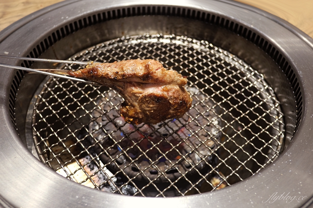 台中北屯｜本格和牛燒肉放題崇德店．築間燒肉吃到飽新品牌，588元以上火烤兩吃 @飛天璇的口袋