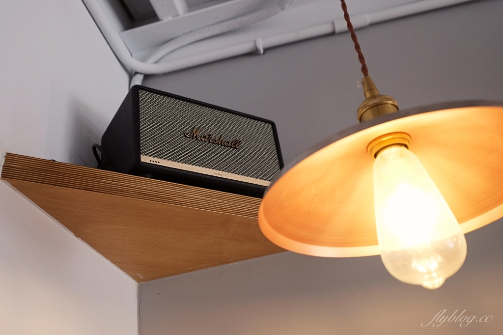 台中西區｜Mirror Room．純白落地窗漂亮建築，台中澳式早午餐咖啡館 @飛天璇的口袋