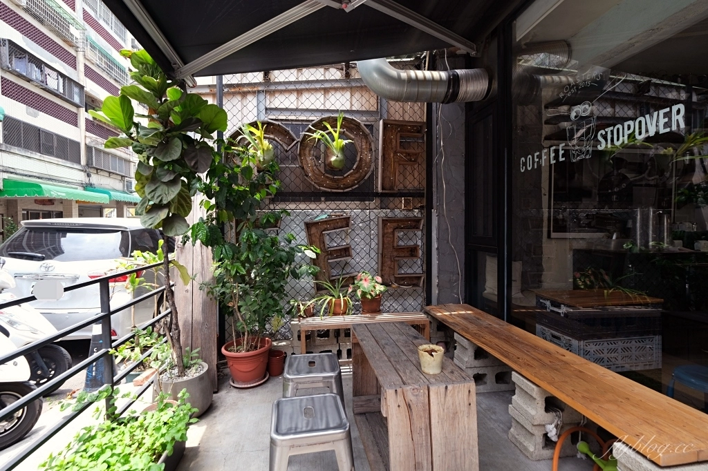 台中西區｜Coffee Stopover，隱身在模範街巷弄裡的咖啡館，台灣最棒25間咖啡館之一 @飛天璇的口袋