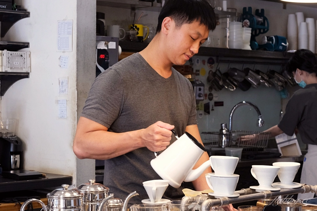 台中西區｜Coffee Stopover，隱身在模範街巷弄裡的咖啡館，台灣最棒25間咖啡館之一 @飛天璇的口袋