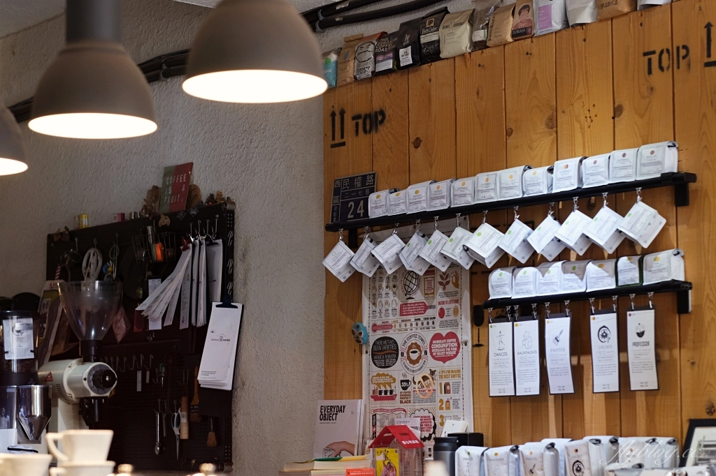 台中西區｜Coffee Stopover，隱身在模範街巷弄裡的咖啡館，台灣最棒25間咖啡館之一 @飛天璇的口袋