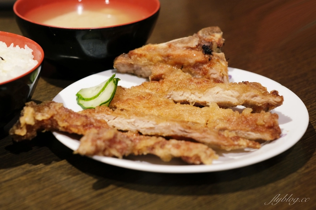 台中中區｜范記金之園草袋飯總店．米其林必比登推薦40年老字號，歌廳秀時期明星絡繹不絕 @飛天璇的口袋