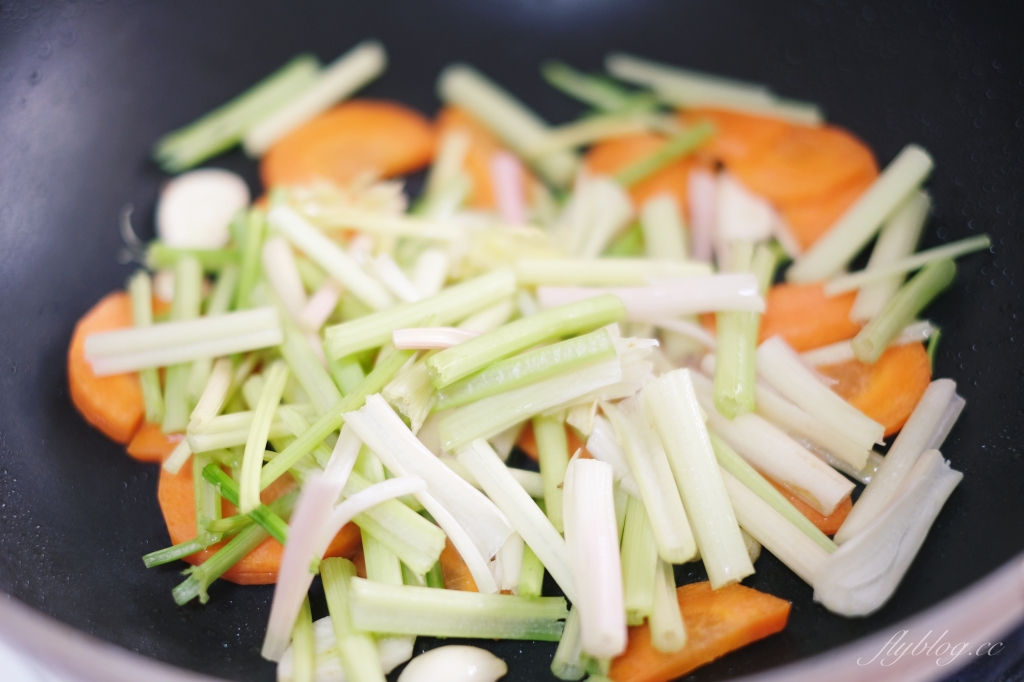 紅燒豆腐做法｜白飯的殺手！小孩子最愛的「紅燒豆腐食譜」這麼做 @飛天璇的口袋