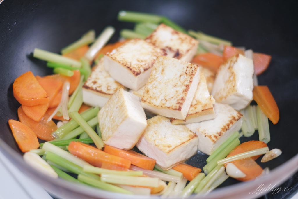 紅燒豆腐做法｜白飯的殺手！小孩子最愛的「紅燒豆腐食譜」這麼做 @飛天璇的口袋