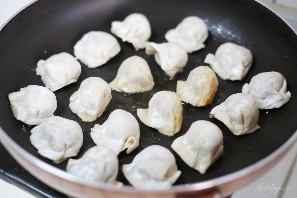 冰花煎餃做法｜如何作出美味的冰花水餃？麵粉水的比例很重要 @飛天璇的口袋