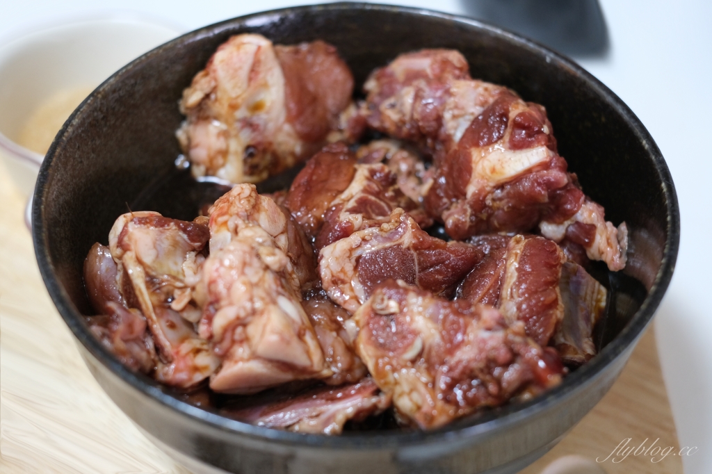 洋蔥燒排骨做法｜簡單下飯的「洋蔥燒排骨食譜」，老少咸宜的一道菜 @飛天璇的口袋