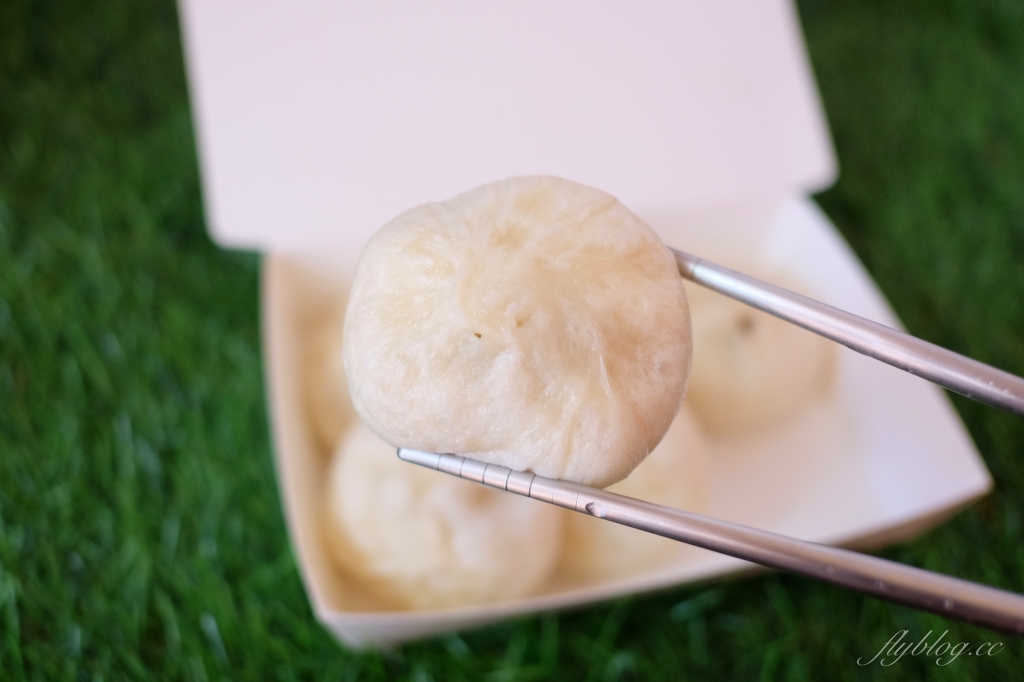 QQ小籠包｜每日手工現做老麵發酵小籠包，一點利市場周邊銅板美食 @飛天璇的口袋