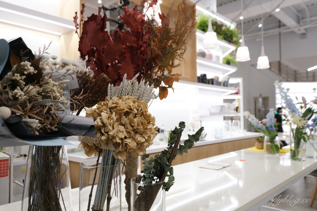 一物立方Cubix Cafe｜七期超美純白玻璃屋建築，隱身商辦大樓的早午餐店 @飛天璇的口袋