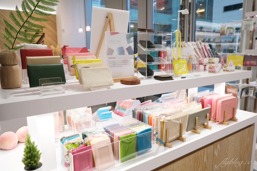 一物立方Cubix Cafe｜七期超美純白玻璃屋建築，隱身商辦大樓的早午餐店 @飛天璇的口袋