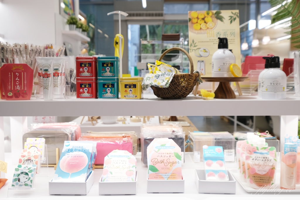 一物立方Cubix Cafe｜七期超美純白玻璃屋建築，隱身商辦大樓的早午餐店 @飛天璇的口袋