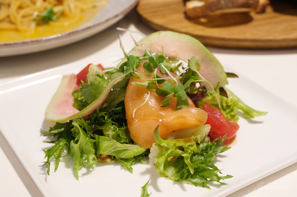 一物立方Cubix Cafe｜七期超美純白玻璃屋建築，隱身商辦大樓的早午餐店 @飛天璇的口袋