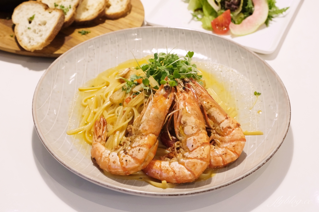 一物立方Cubix Cafe｜七期超美純白玻璃屋建築，隱身商辦大樓的早午餐店 @飛天璇的口袋