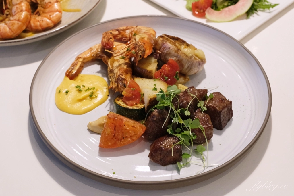 一物立方Cubix Cafe｜七期超美純白玻璃屋建築，隱身商辦大樓的早午餐店 @飛天璇的口袋