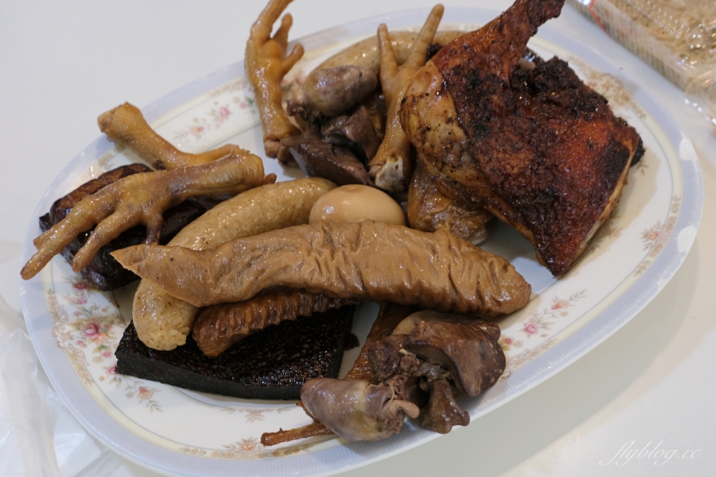 新竹東區｜新美乃斯食品行｜被麵包店耽誤的滷味行，菠蘿麵包也是推薦必買 @飛天璇的口袋