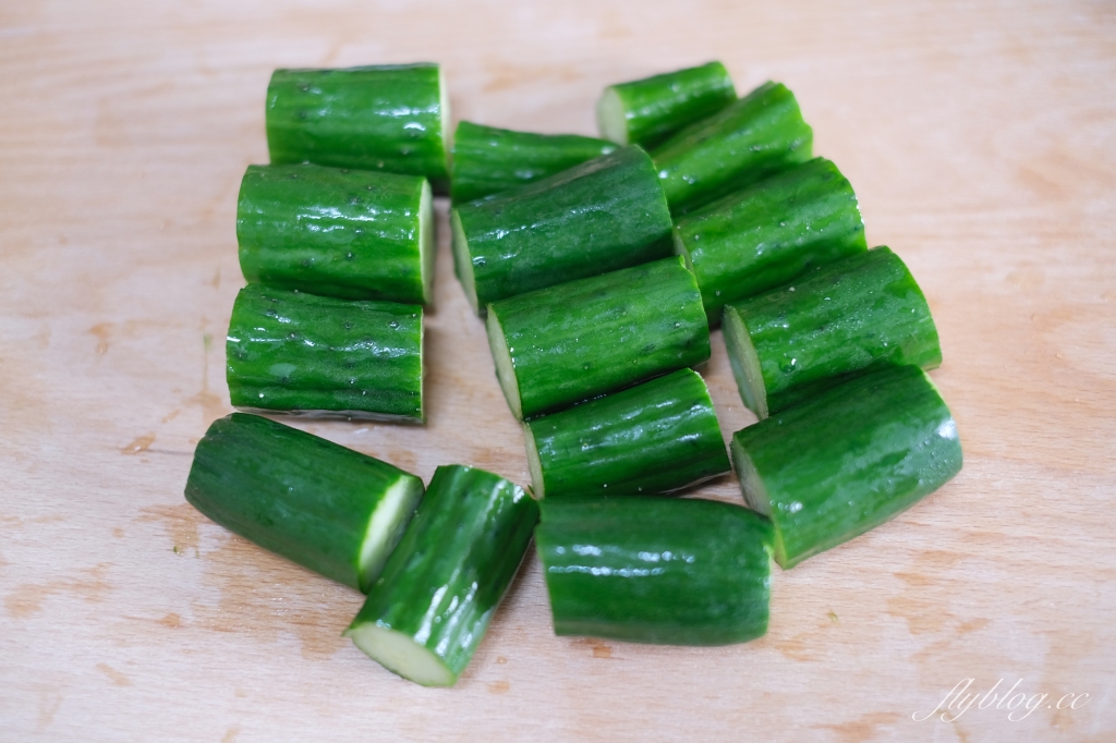 涼拌小黃瓜做法｜居家輕鬆做「醃小黃瓜食譜」，食材簡單5分鐘就完成 @飛天璇的口袋