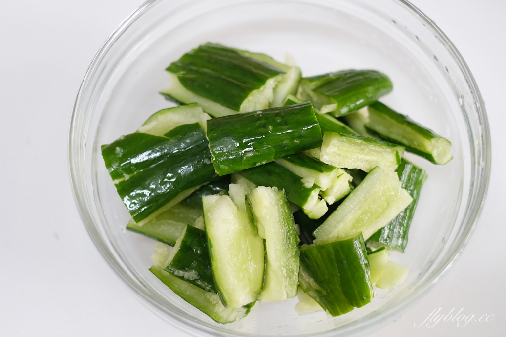 涼拌小黃瓜做法｜居家輕鬆做「醃小黃瓜食譜」，食材簡單5分鐘就完成 @飛天璇的口袋