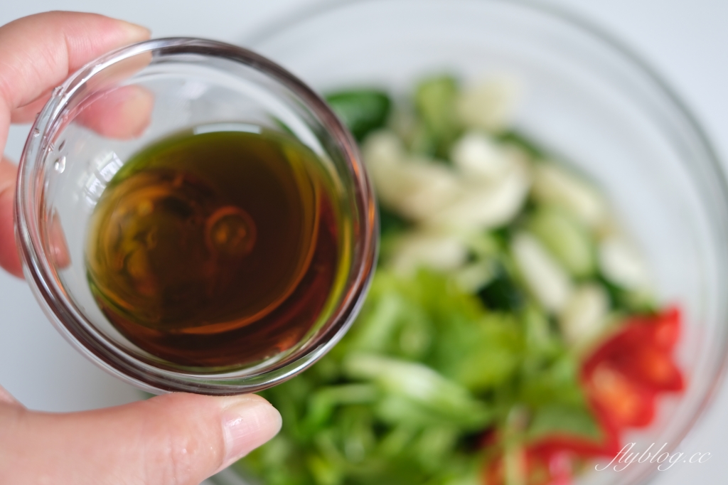 涼拌小黃瓜做法|居家輕鬆做「醃小黃瓜食譜」,食材簡單5分鐘就完成 @飛天璇的口袋 涼拌小黃瓜做法|居家輕鬆做「醃小黃瓜食譜」,食材簡單5分鐘就完成 @飛天璇的口袋