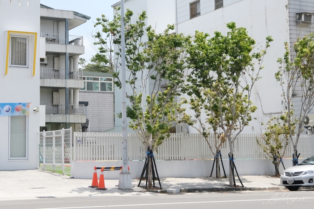 星光國際幼兒園｜巨型太空人飛上屋頂囉！台中七期北歐風幼稚園 @飛天璇的口袋