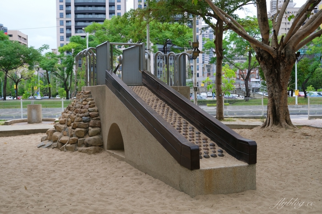 文心森林公園｜戶外圓滿劇場、12感官遊戲設施、溜冰場、寵物專區 @飛天璇的口袋