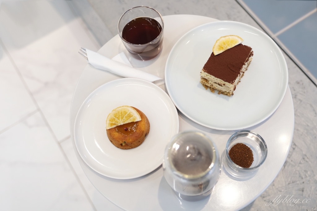 【台中西區】 VWIII草悟道：世界沖煮賽冠軍王策咖啡廳，台中店座落於勤美草悟道旁 @飛天璇的口袋