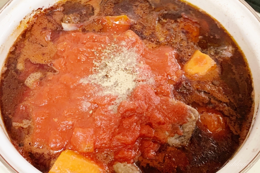 紅酒燉牛肉做法｜家庭主婦最輕易上手的法式料理，「紅酒燉牛肉食譜」超簡單 @飛天璇的口袋
