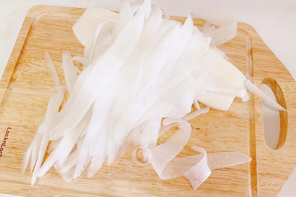 雪碧醃蘿蔔做法｜超簡單上手的雪碧泡蘿蔔食譜，清甜爽口又開胃的涼拌菜 @飛天璇的口袋