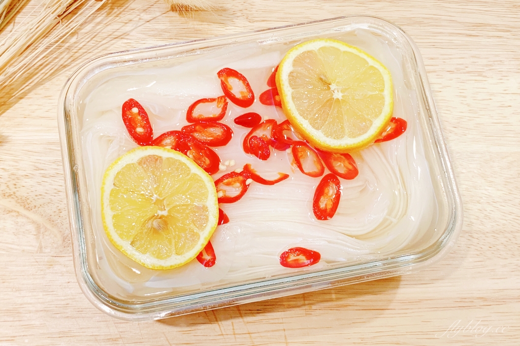 雪碧醃蘿蔔做法｜超簡單上手的雪碧泡蘿蔔食譜，清甜爽口又開胃的涼拌菜 @飛天璇的口袋