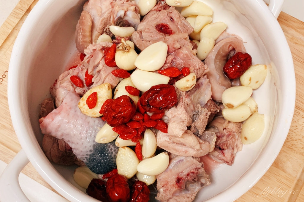 食譜分享｜蒜頭雞湯做法．阿基師版的食譜，簡單美味增加抵抗力 @飛天璇的口袋