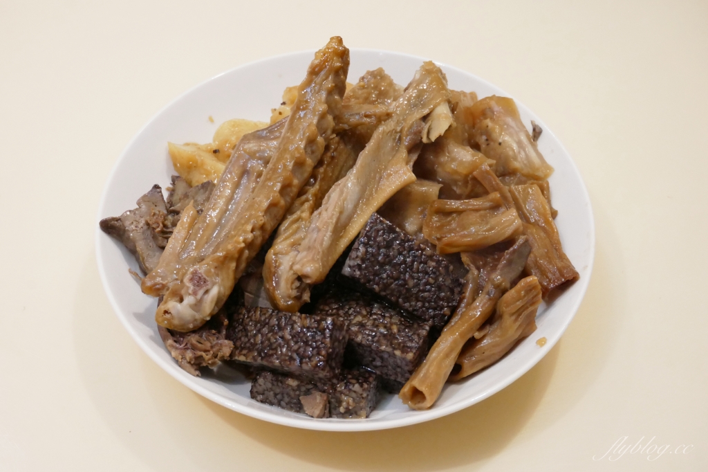 新竹東區|新美乃斯食品行|被麵包店耽誤的滷味行,菠蘿麵包也是推薦必買 @飛天璇的口袋 新竹東區|新美乃斯食品行|被麵包店耽誤的滷味行,菠蘿麵包也是推薦必買 @飛天璇的口袋